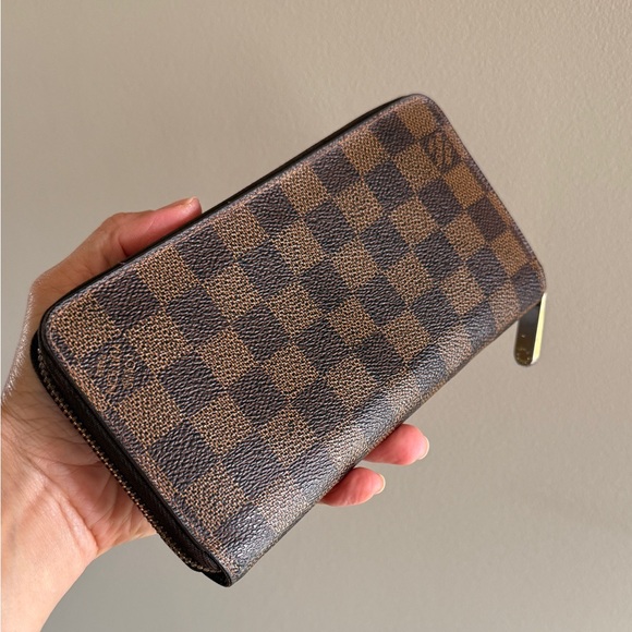 Authentic Louis Vuitton zippy wallet Damier - Picture 3 of 14
